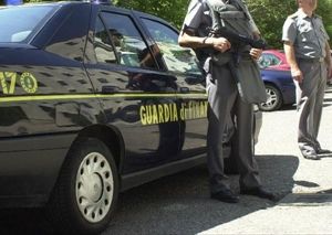 Falsi braccianti agricoli, vera truffa. La Guardia di Finanza denuncia 125 persone