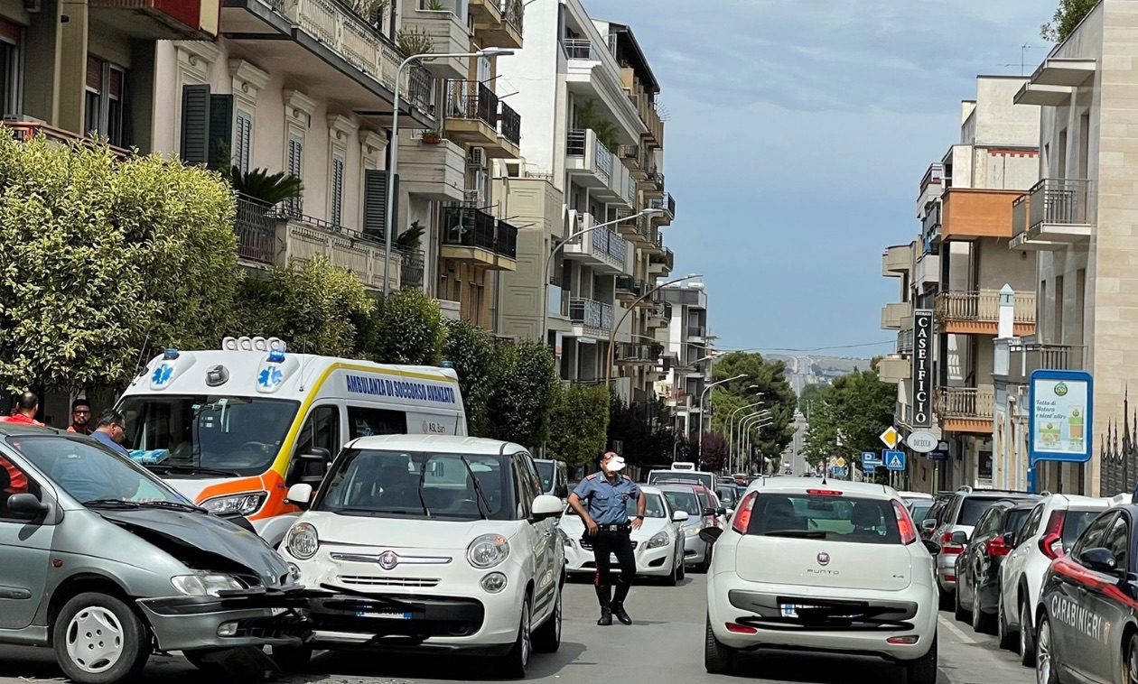 Altamura, incidente in via Bari