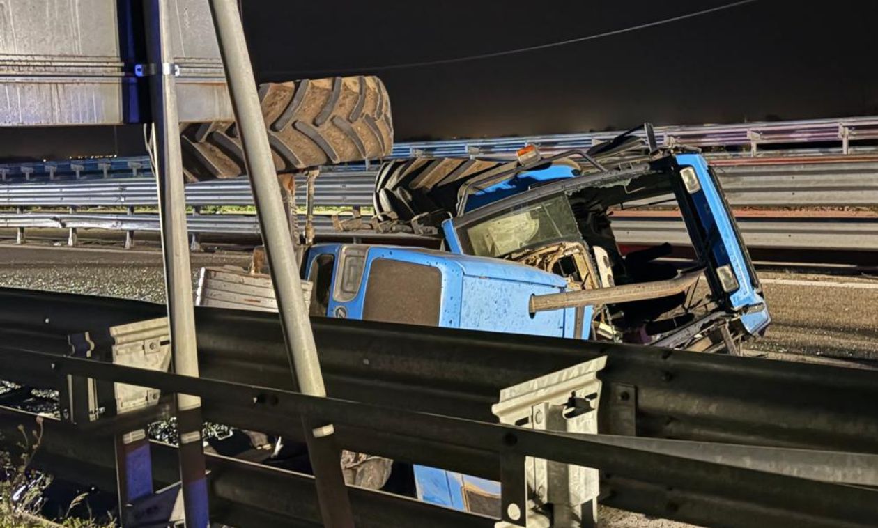 Incidente tra un trattore e un furgone sulla SS99 Altamura-Matera