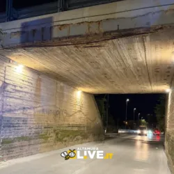Chiuso il ponte di Via Pietro Colletta: distacchi di materiale e ferri esposti